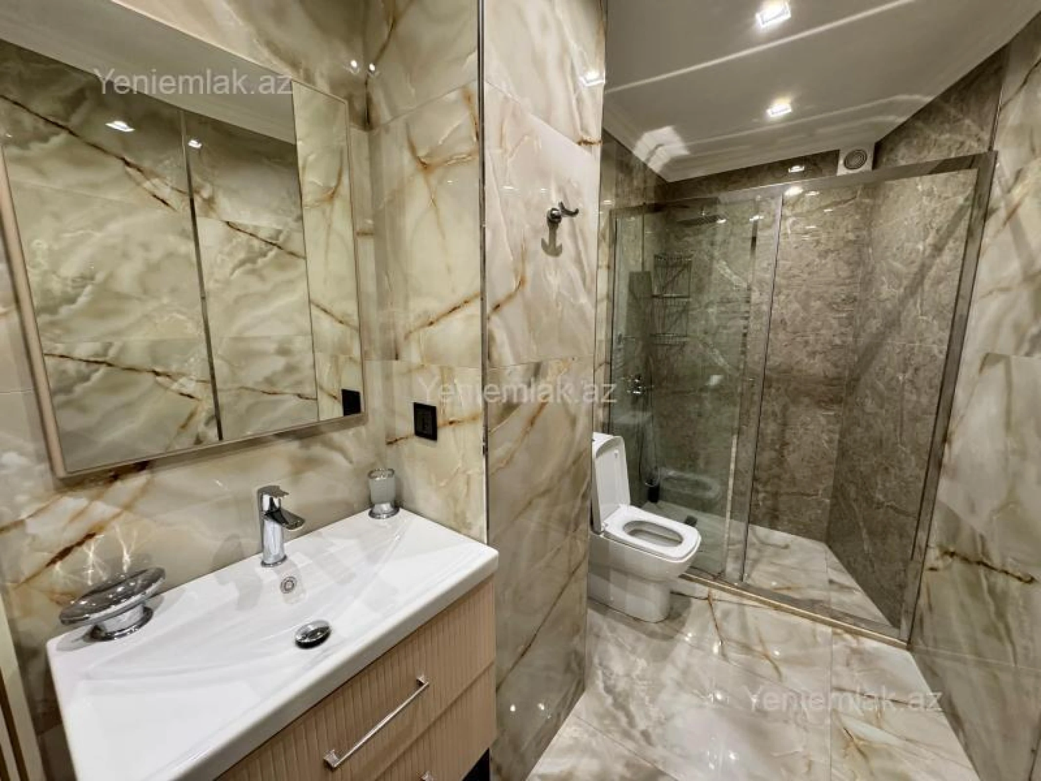 Satılır 4 otaqlı yeni tikili 160 m²