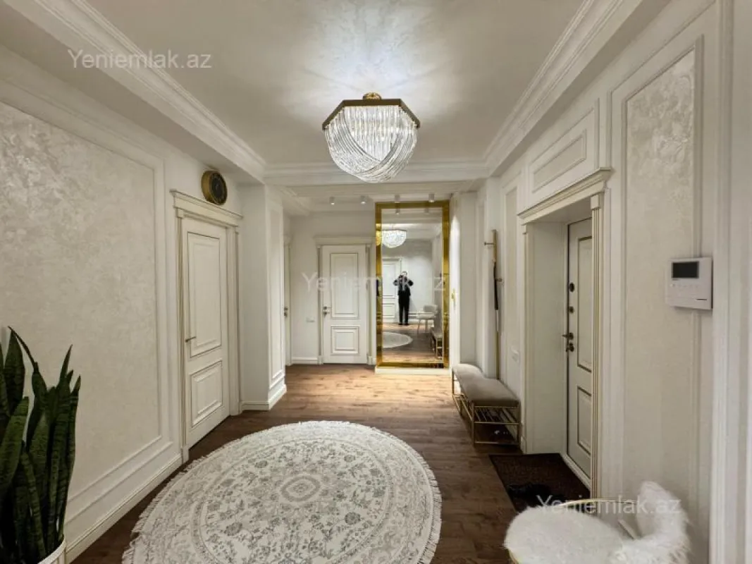 Satılır 4 otaqlı yeni tikili 160 m²