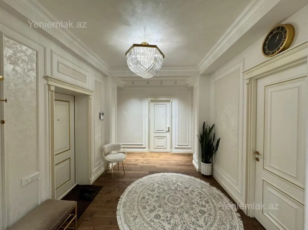 Satılır 4 otaqlı yeni tikili 160 m²