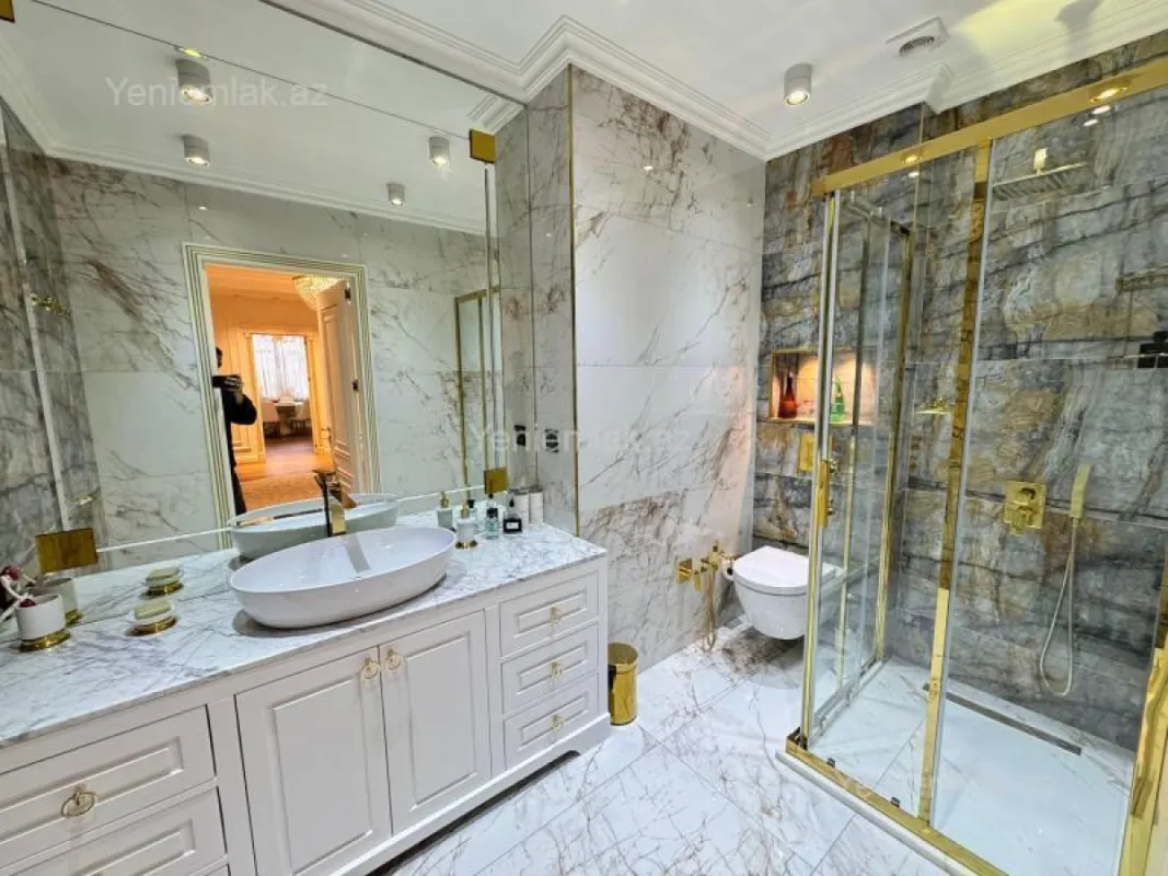 Satılır 4 otaqlı yeni tikili 160 m²