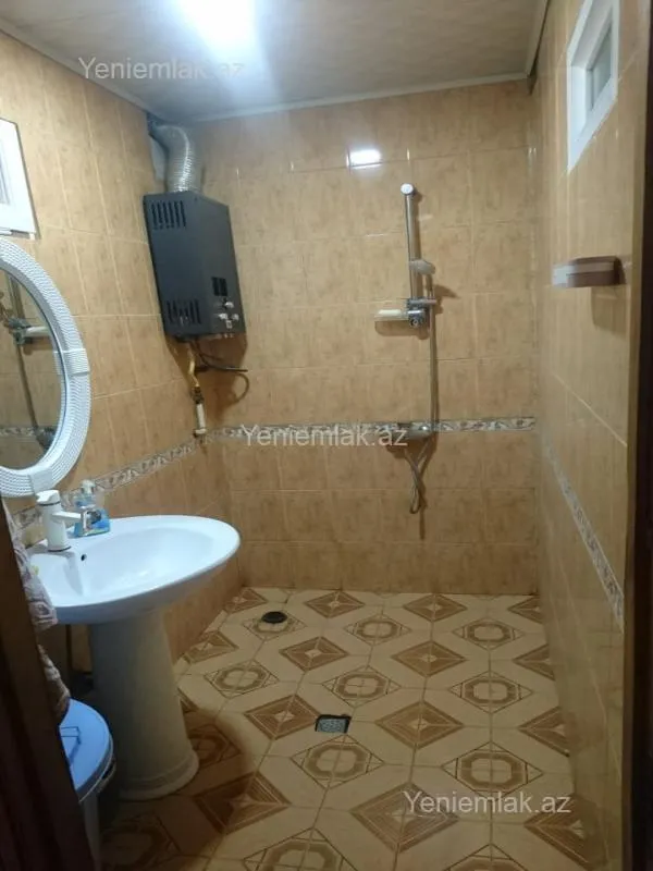 Satılır 3 otaqlı köhnə tikili 90 m²