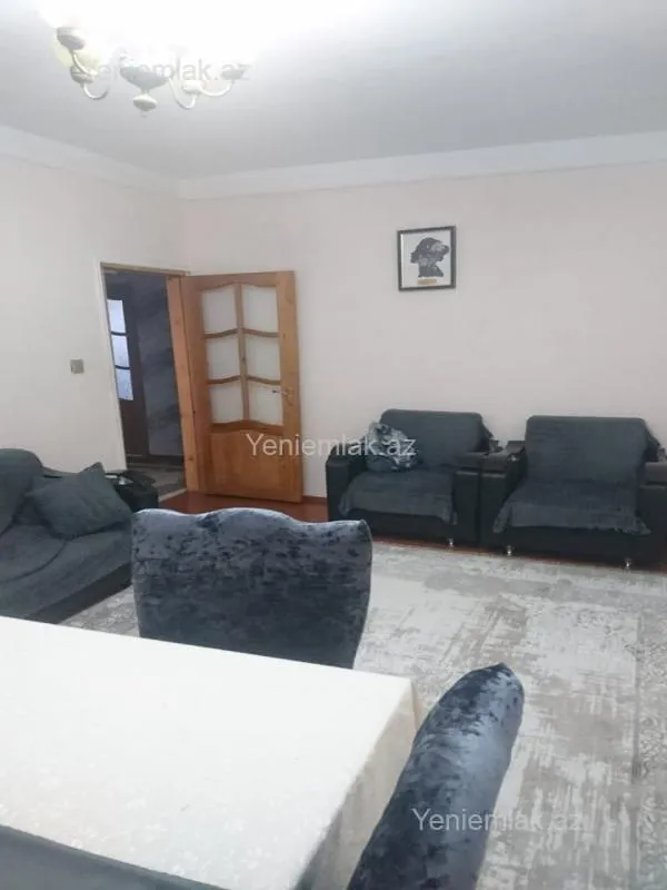 Satılır 3 otaqlı köhnə tikili 90 m²