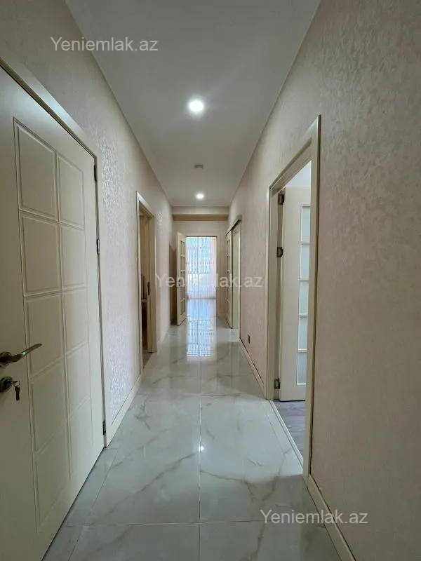 Satılır 3 otaqlı yeni tikili 98 m²