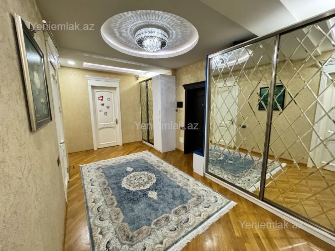 Satılır 3 otaqlı yeni tikili 137 m²