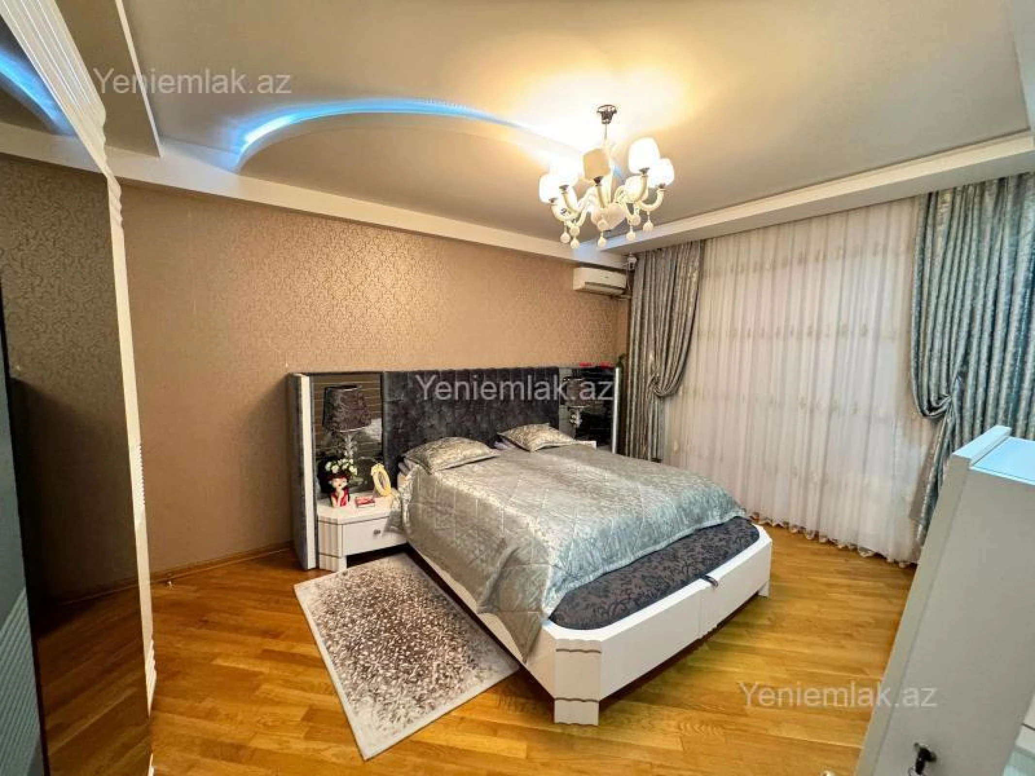 Satılır 3 otaqlı yeni tikili 137 m²