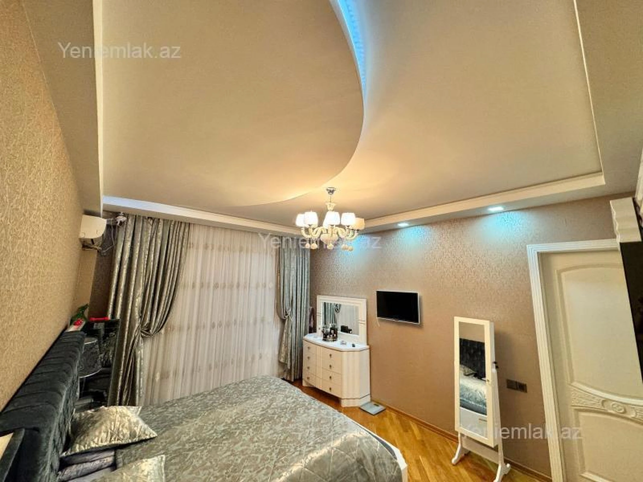 Satılır 3 otaqlı yeni tikili 137 m²