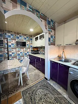 Satılır 2 otaqlı köhnə tikili 60 m²