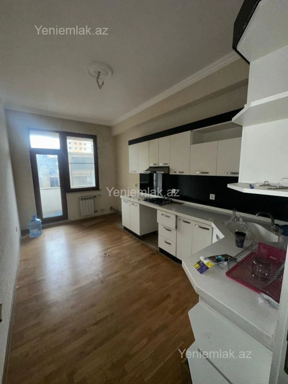 Satılır 3 otaqlı yeni tikili 90 m²
