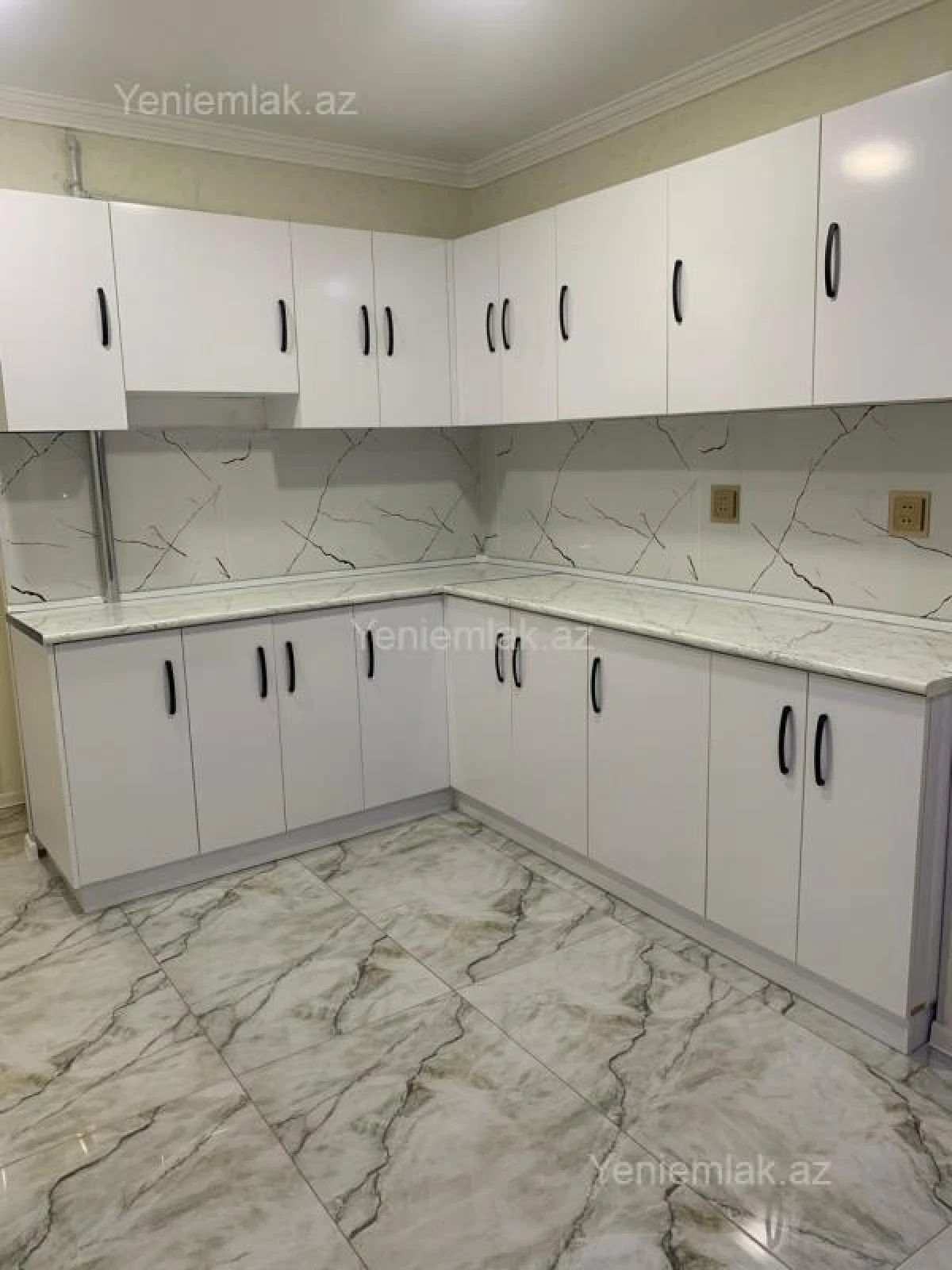 Satılır 3 otaqlı köhnə tikili 75 m²