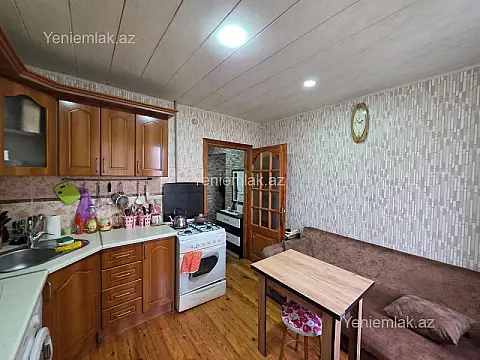 Satılır 1 otaqlı köhnə tikili 40 m²