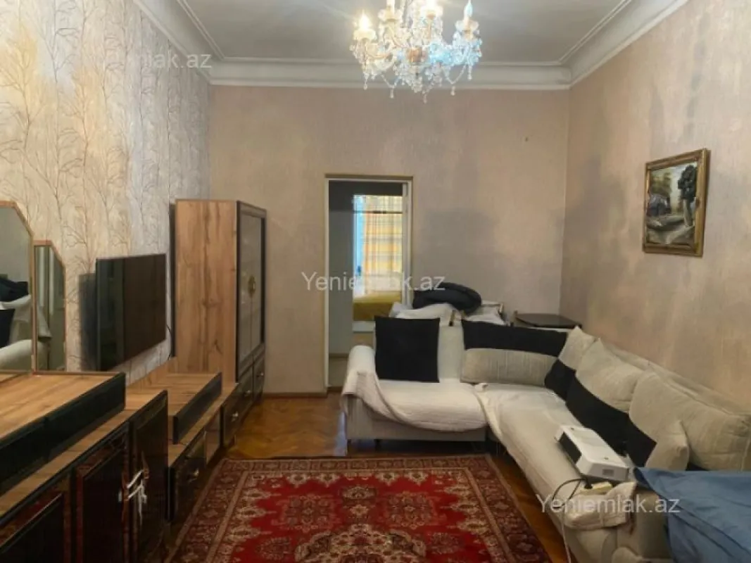 Satılır 3 otaqlı köhnə tikili 90 m²