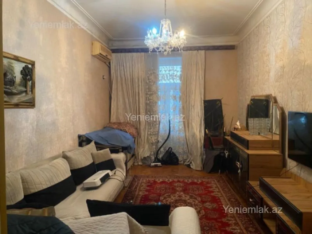 Satılır 3 otaqlı köhnə tikili 90 m²