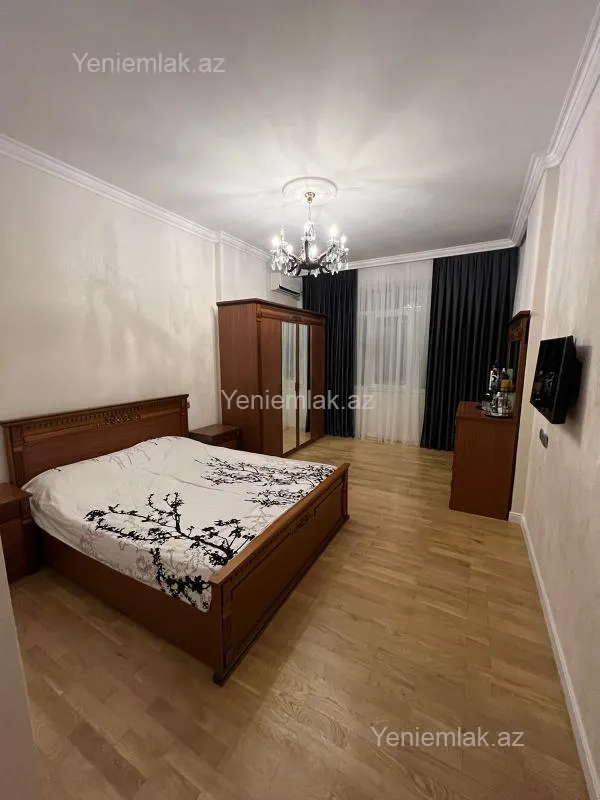 Satılır 4 otaqlı yeni tikili 175 m²