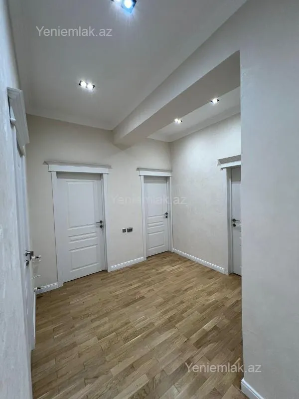 Satılır 4 otaqlı yeni tikili 175 m²