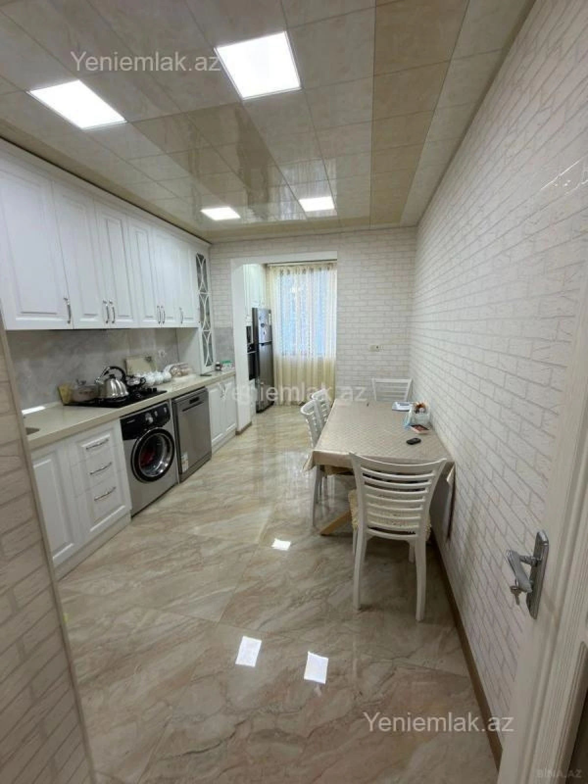 Satılır 3 otaqlı köhnə tikili 80 m²