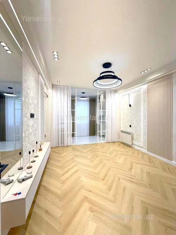 Satılır 3 otaqlı yeni tikili 80 m²