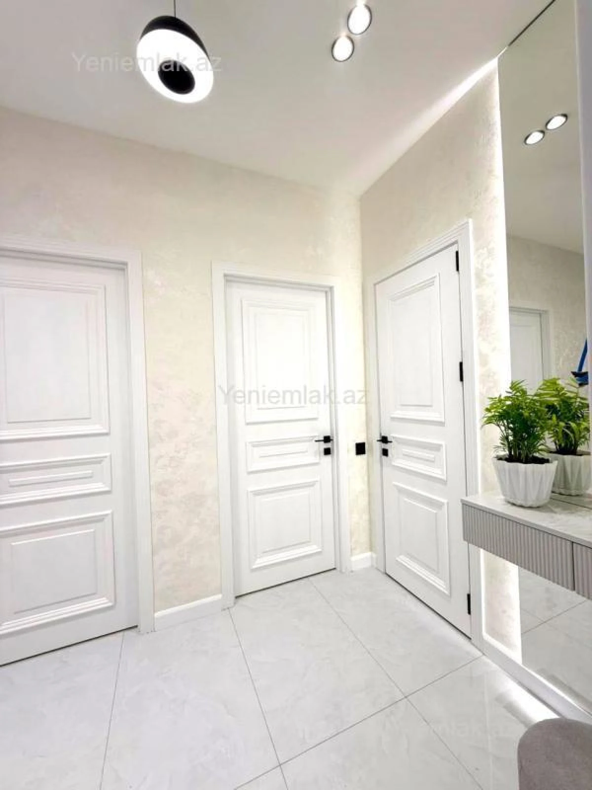 Satılır 3 otaqlı yeni tikili 80 m²