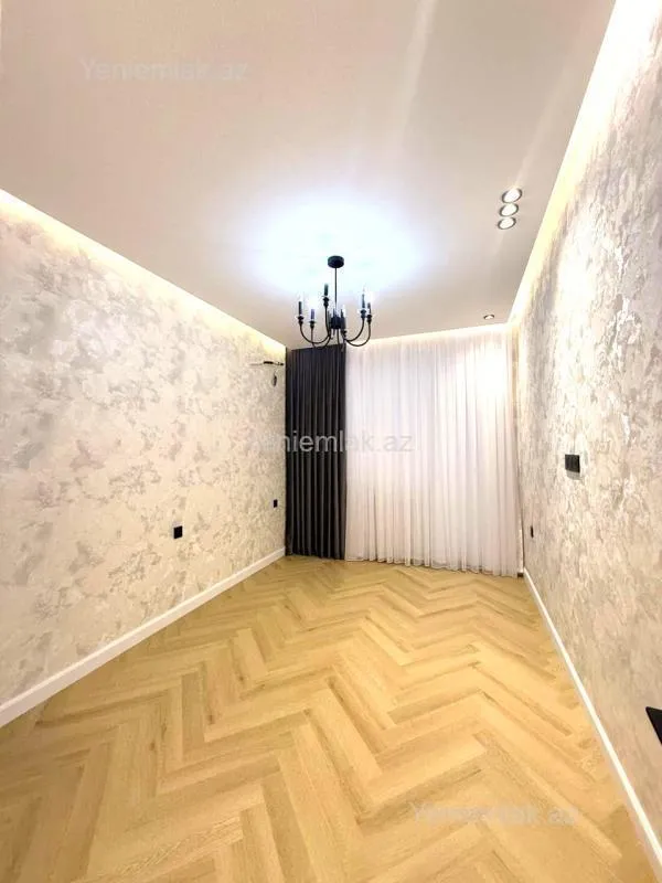 Satılır 3 otaqlı yeni tikili 80 m²