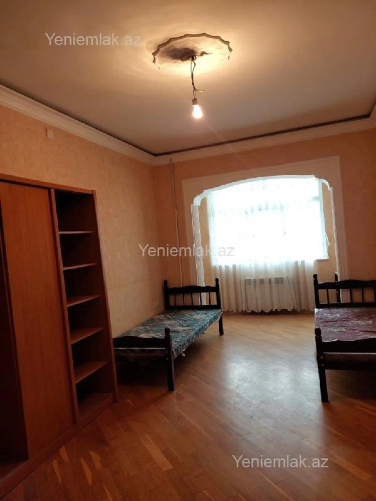 Satılır 4 otaqlı köhnə tikili 110 m²