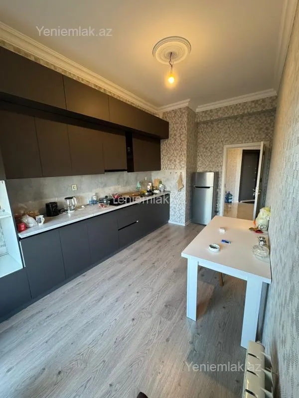 Satılır 2 otaqlı yeni tikili 93 m²