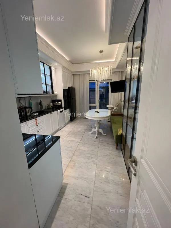 Satılır 3 otaqlı yeni tikili 131 m²