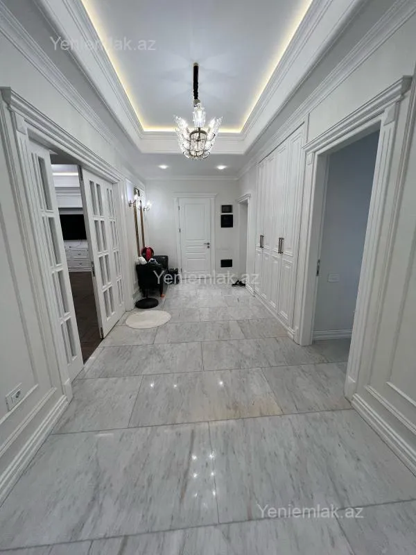 Satılır 3 otaqlı yeni tikili 131 m²