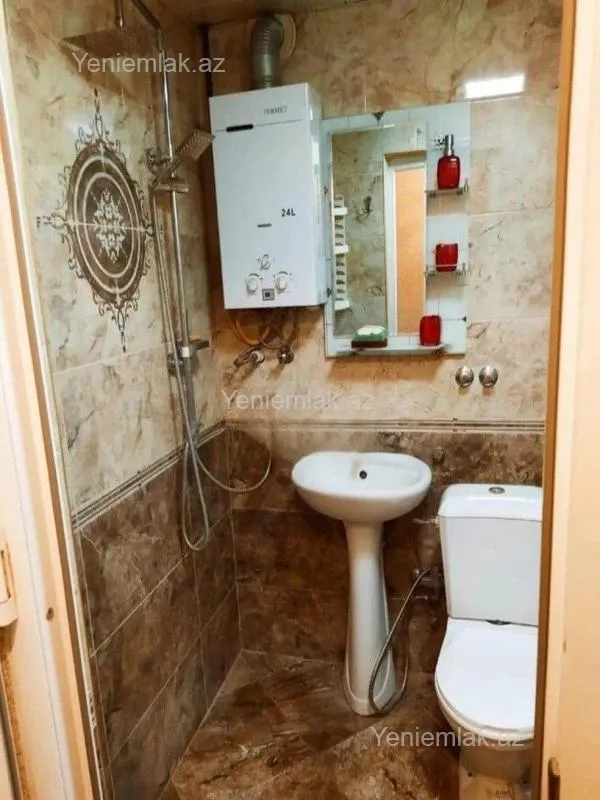Satılır 2 otaqlı köhnə tikili 38 m²