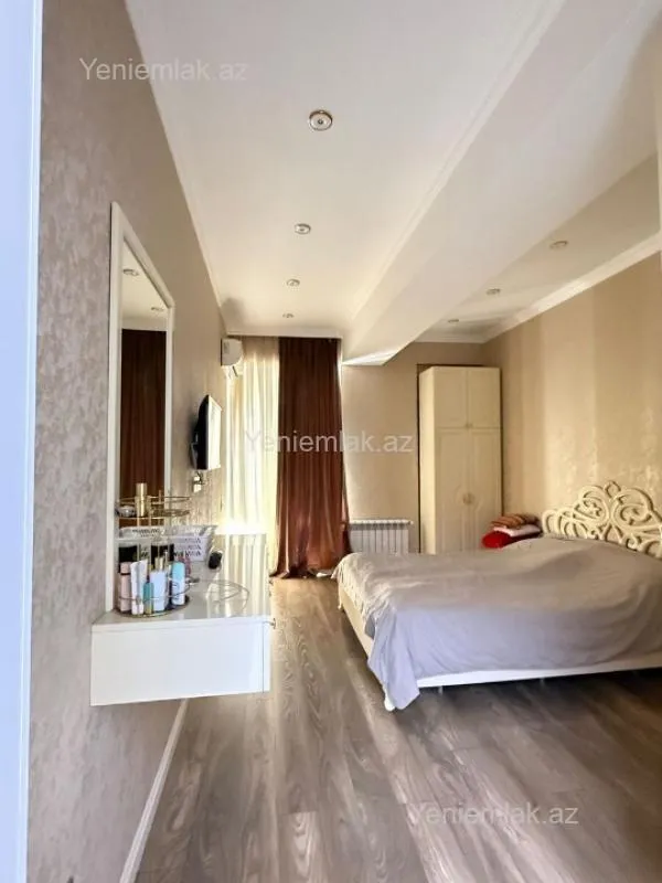 Satılır 4 otaqlı yeni tikili 165 m²