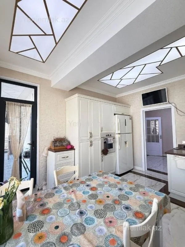 Satılır 4 otaqlı yeni tikili 165 m²