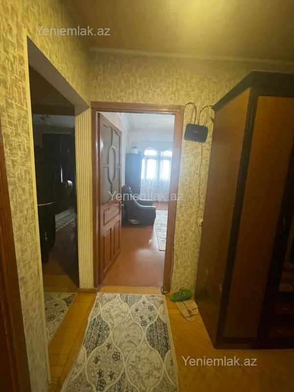 Satılır 5 otaqlı köhnə tikili 130 m²