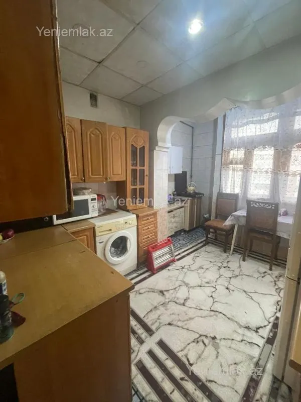 Satılır 5 otaqlı köhnə tikili 130 m²