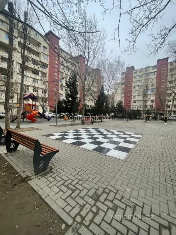 Satılır 5 otaqlı köhnə tikili 130 m²