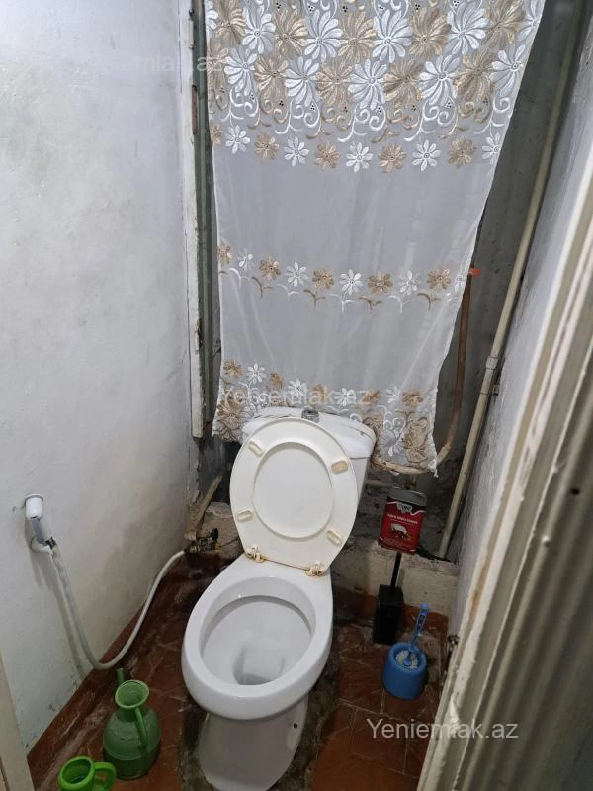 Satılır 4 otaqlı köhnə tikili 100 m²