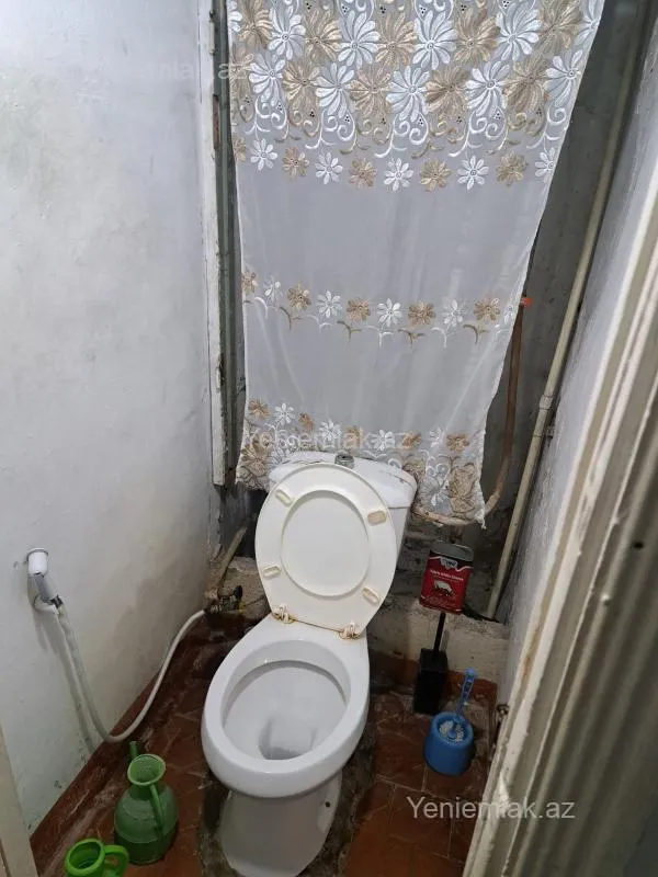 Satılır 4 otaqlı köhnə tikili 100 m²