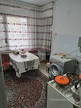 Satılır 4 otaqlı köhnə tikili 100 m²