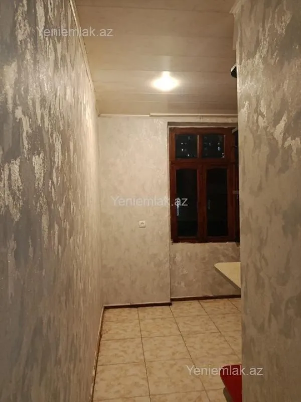 Satılır 1 otaqlı köhnə tikili 30 m²