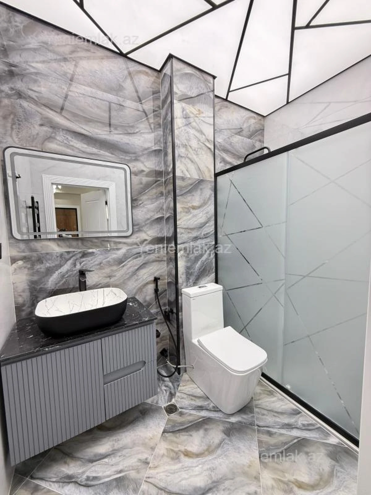 Satılır 3 otaqlı yeni tikili 88 m²