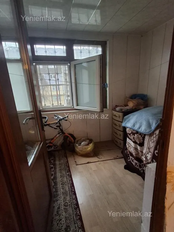 Satılır 2 otaqlı köhnə tikili 55 m²