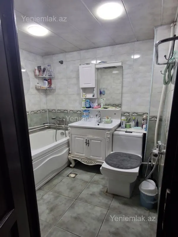 Satılır 2 otaqlı köhnə tikili 55 m²