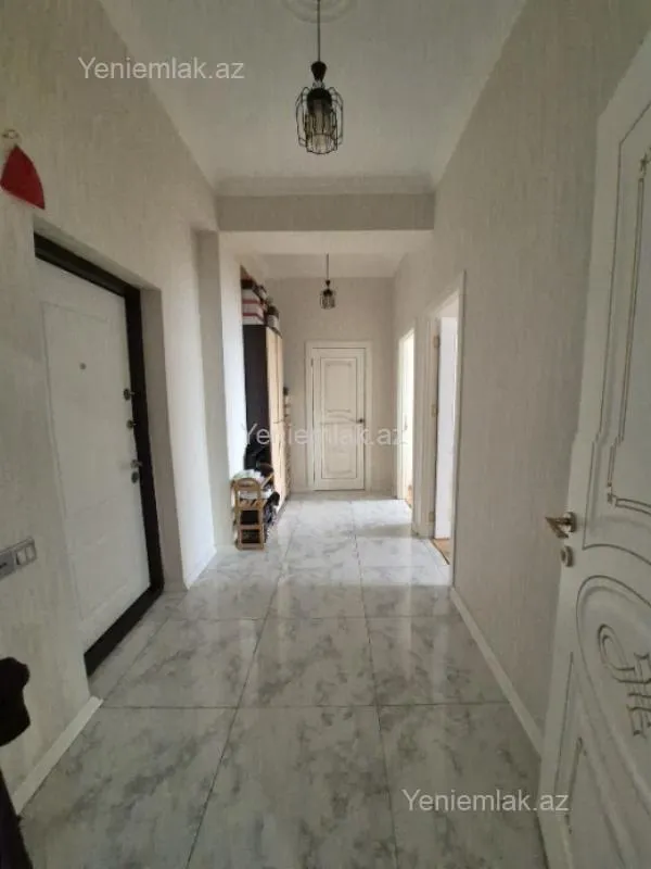 Satılır 3 otaqlı yeni tikili 75 m²