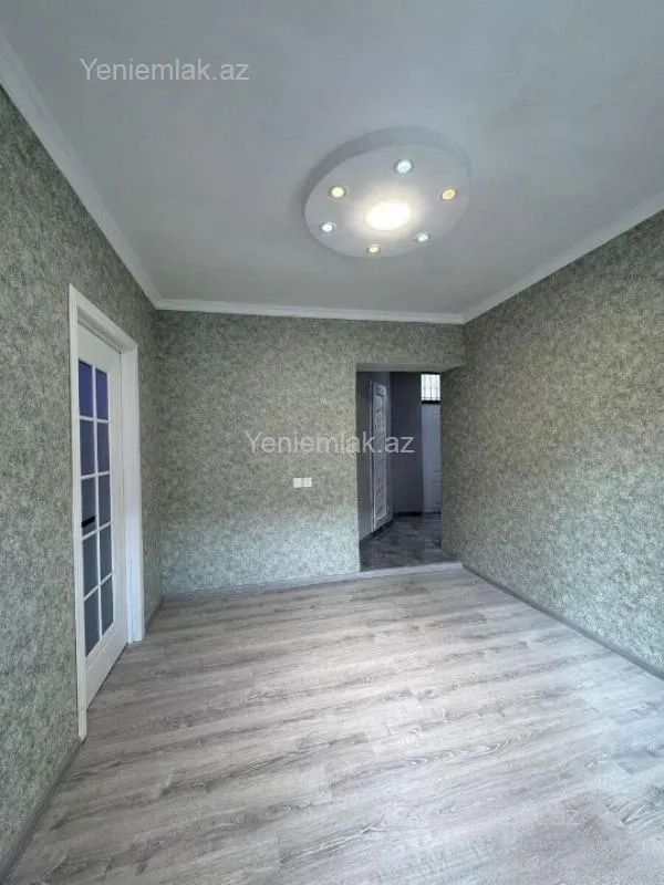 Satılır 2 otaqlı köhnə tikili 32 m²