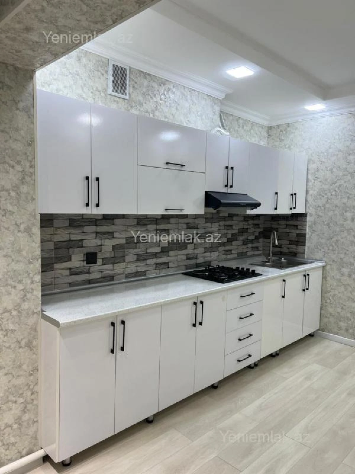 Satılır 3 otaqlı köhnə tikili 70 m²