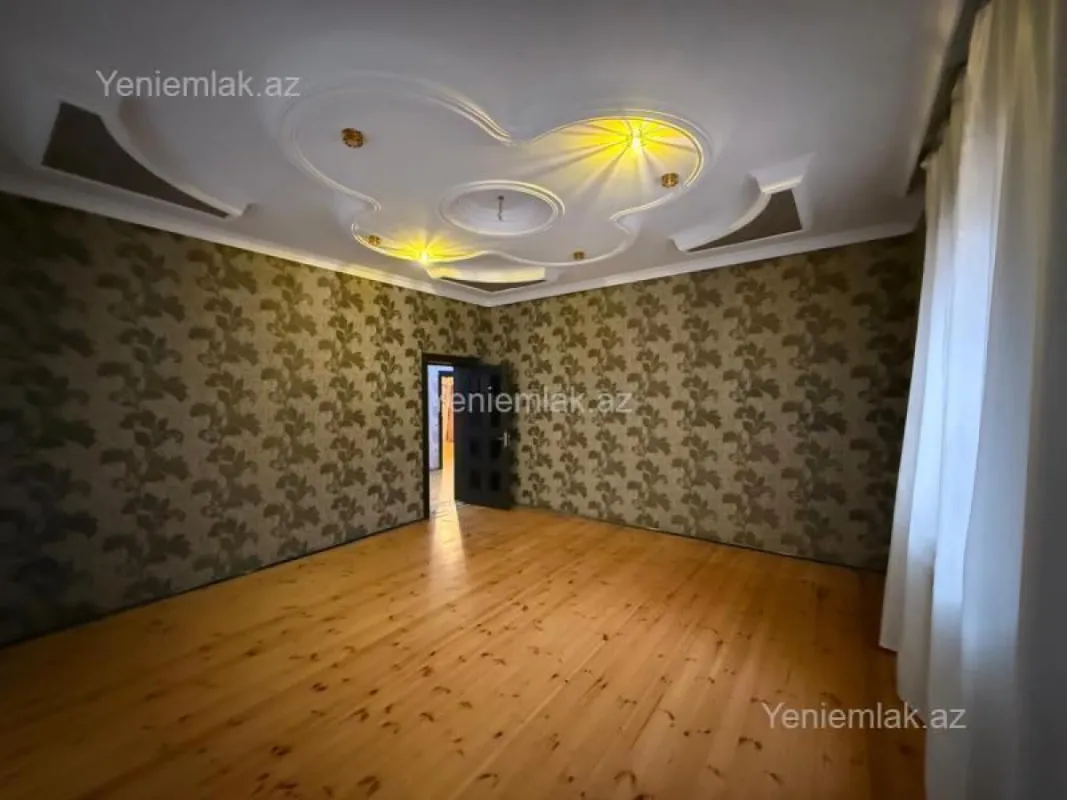 Satılır 9 otaqlı həyət evi 450 m²