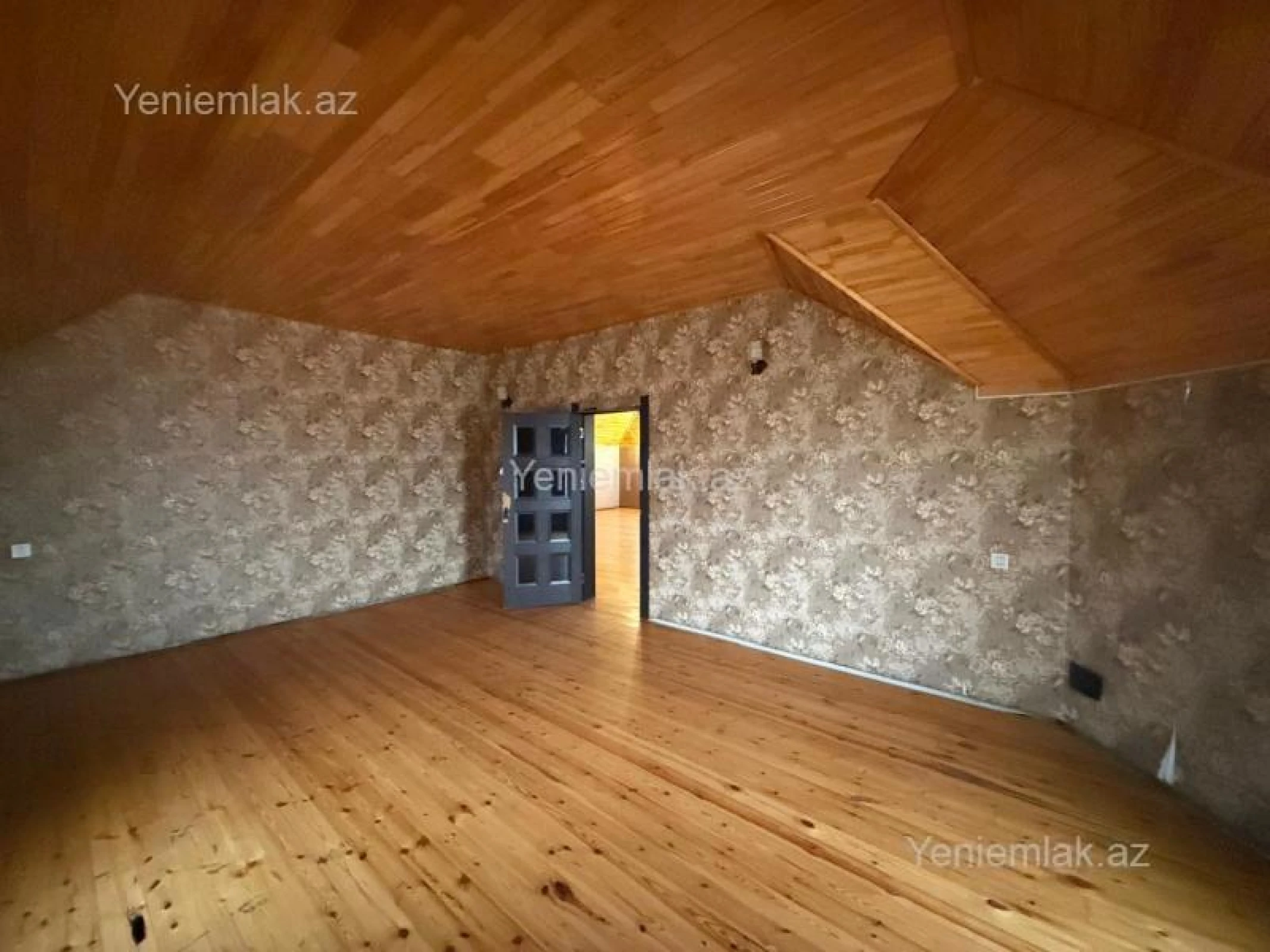 Satılır 9 otaqlı həyət evi 450 m²