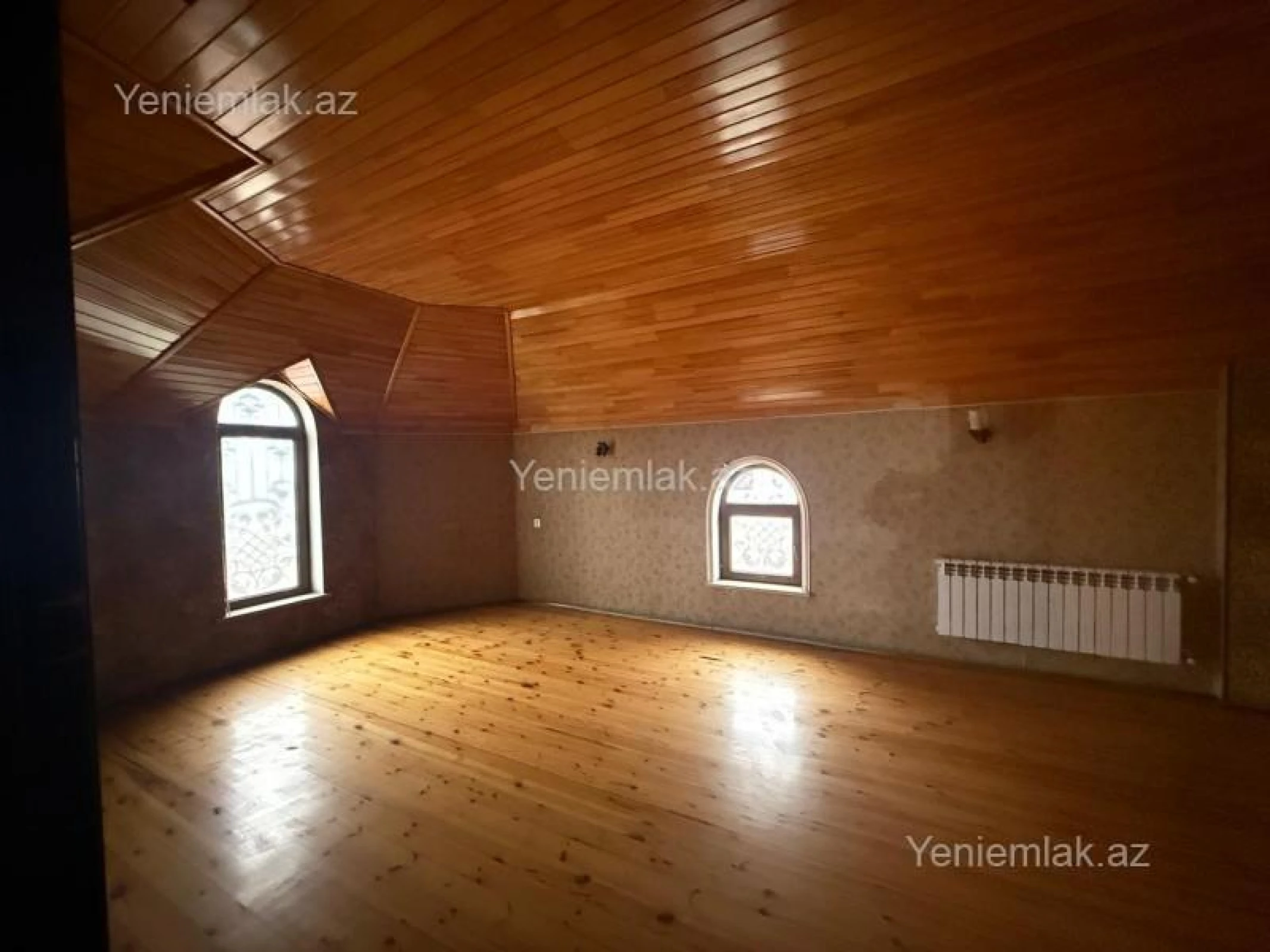 Satılır 9 otaqlı həyət evi 450 m²