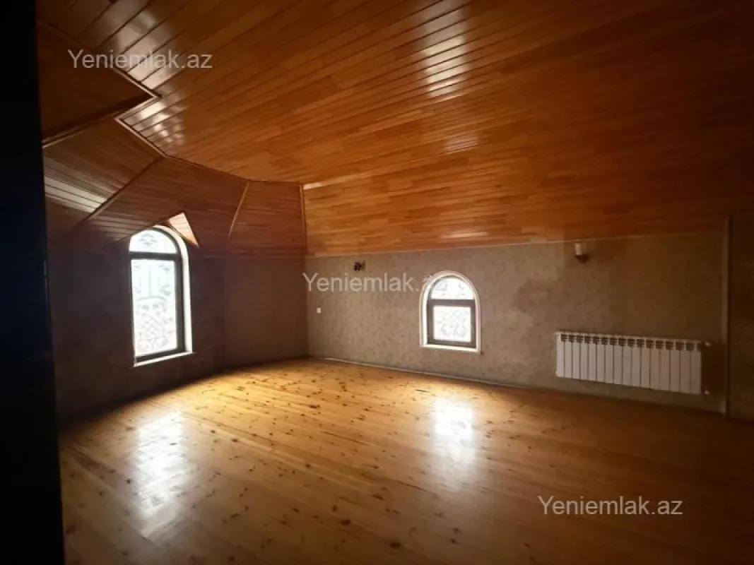 Satılır 9 otaqlı həyət evi 450 m²