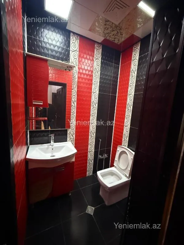 Satılır 9 otaqlı həyət evi 450 m²