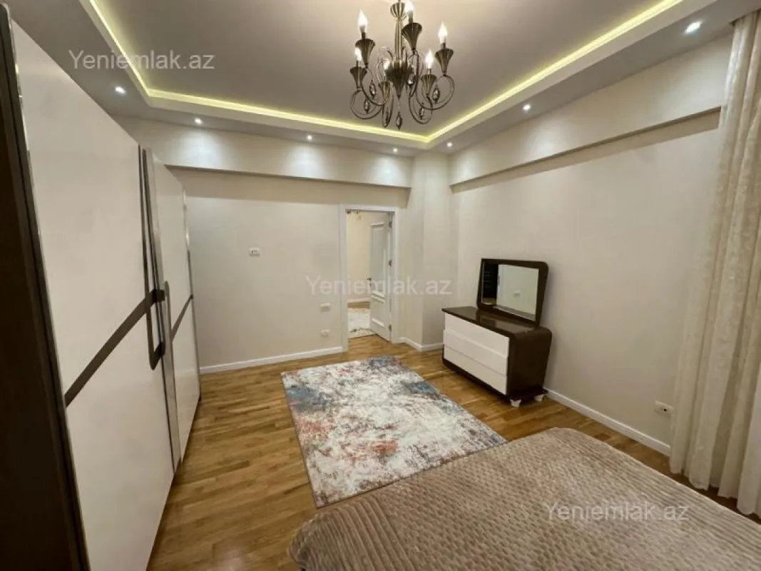 Satılır 4 otaqlı yeni tikili 220 m²
