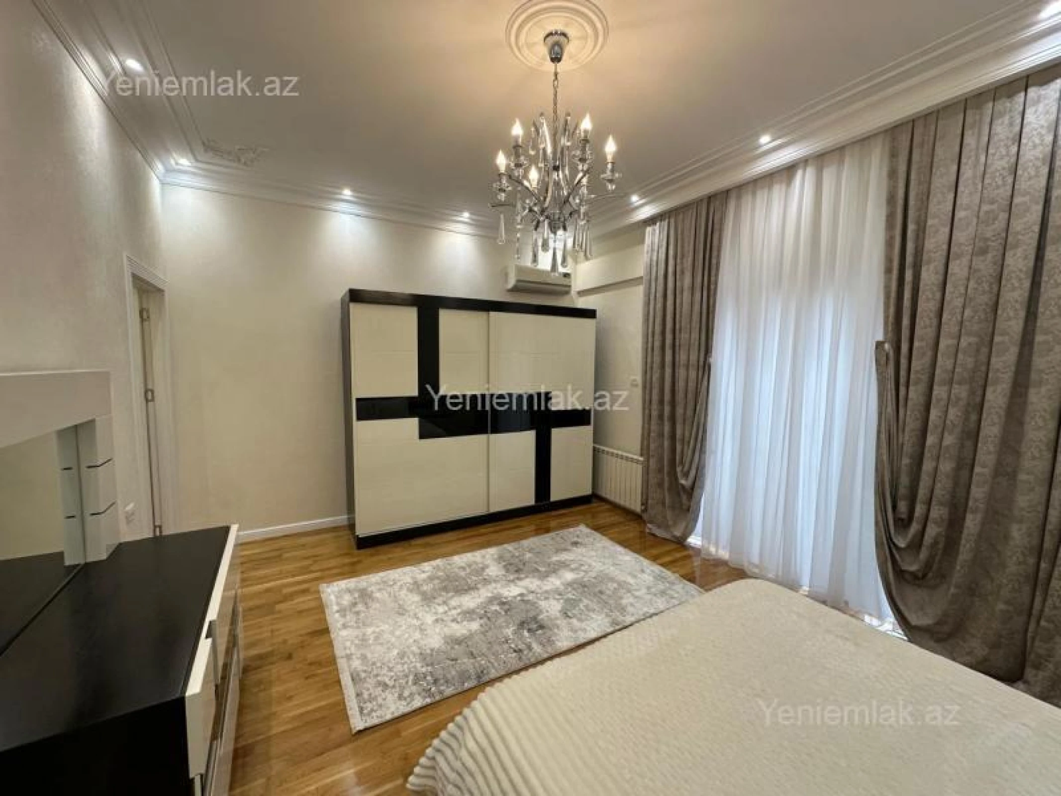 Satılır 4 otaqlı yeni tikili 220 m²