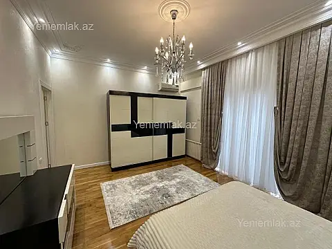 Satılır 4 otaqlı yeni tikili 220 m²